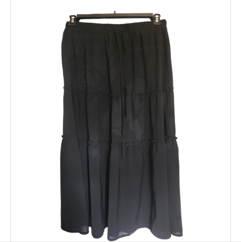 Preowned Black Skirt Preowned Black Skirt
